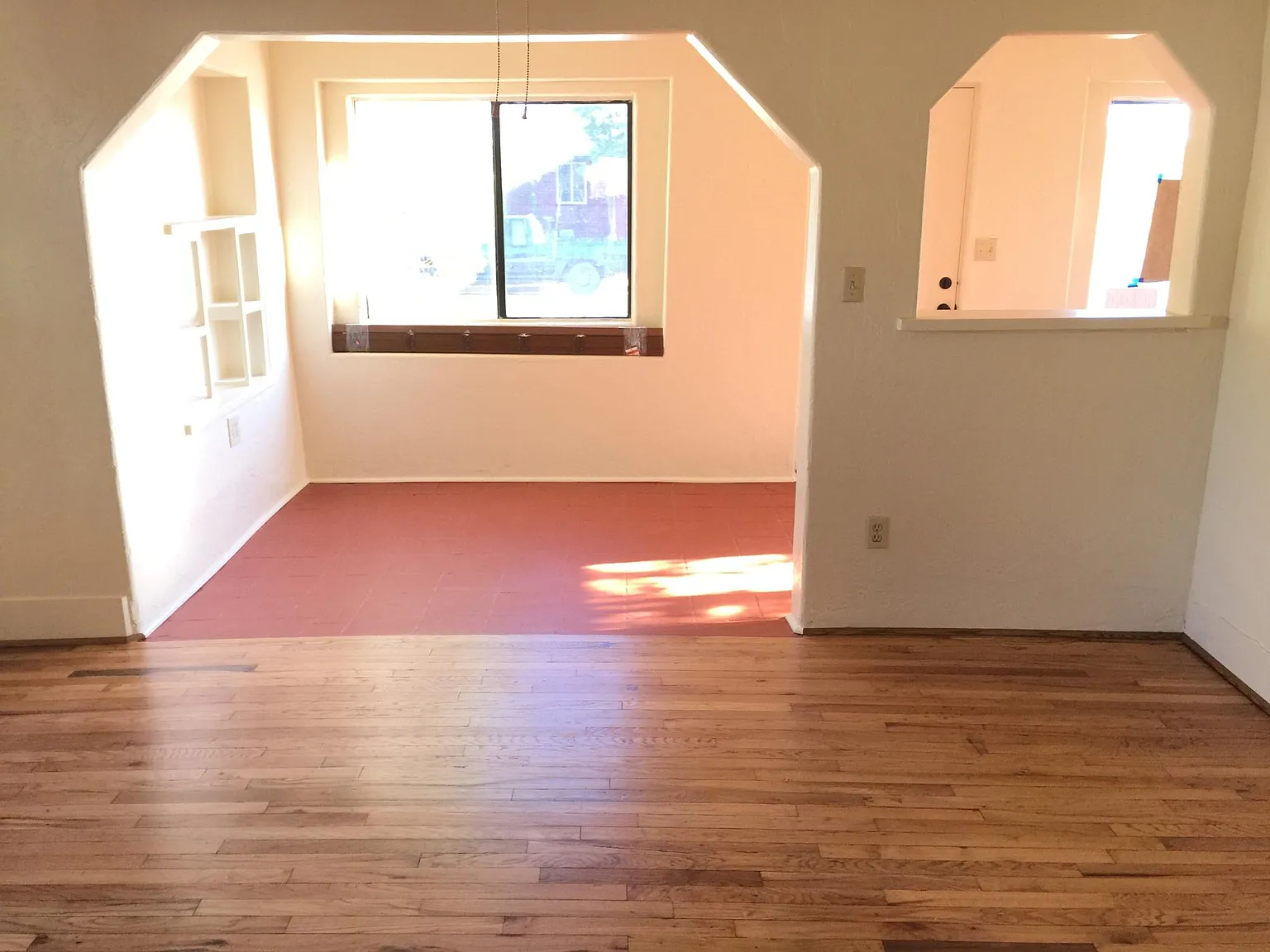 308 W Cherry St — Photo 4