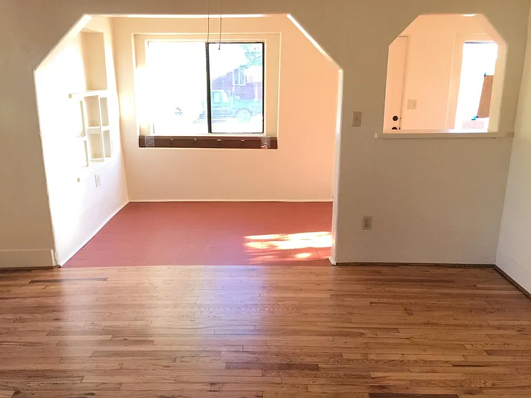 308 W Cherry St — Photo 4