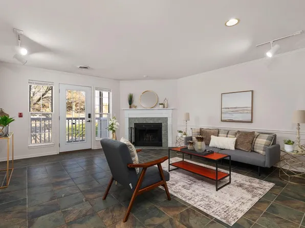 6 Captains Court #3, Madison, WI 53719