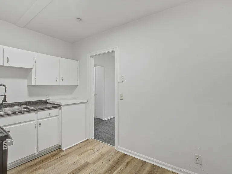 237 Broad St — Photo 19