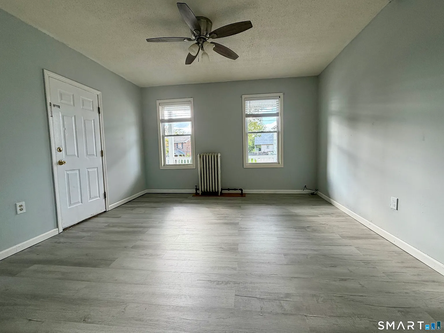3 bed, 1.0 bath, 3579 sqft, $1,750 — Photo 4