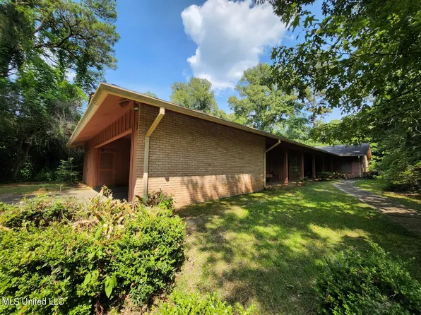 33 Woodland Dr, Yazoo City, MS 39194