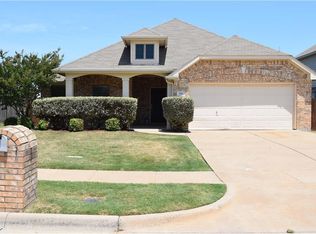 810 Cutting Horse Dr, Mansfield, TX 76063