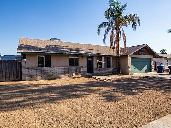 2nd image of 2915 E Escondido Ave