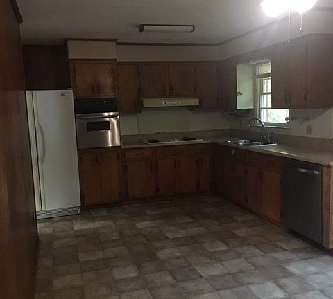 2nd image of 333 Hightower Dr