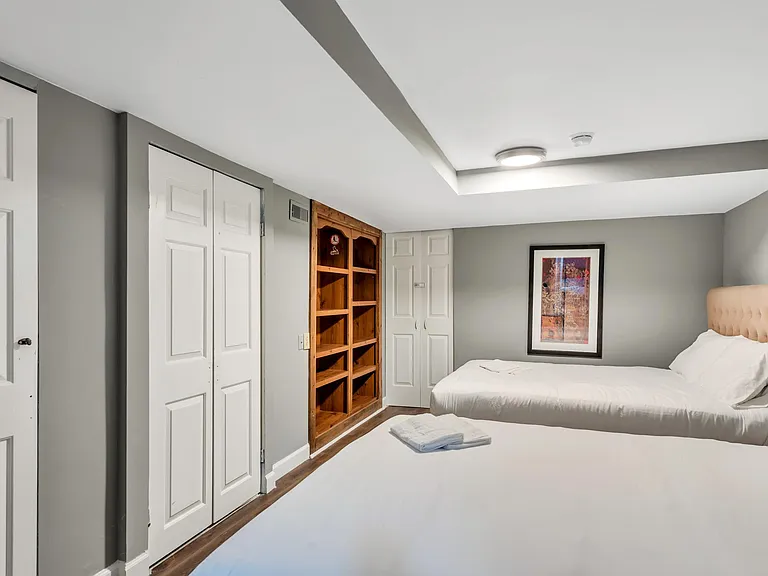 715 Barton St #715 — Photo 17