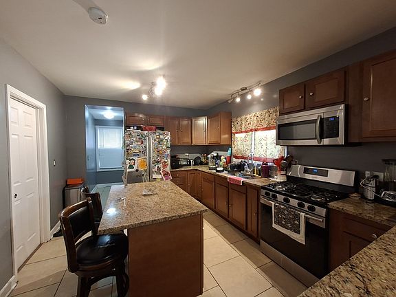 5th image of 3137 S 54th Ct