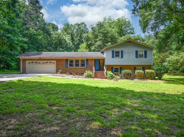 6308 Rolling Acres Dr, Gibsonville, NC 27249