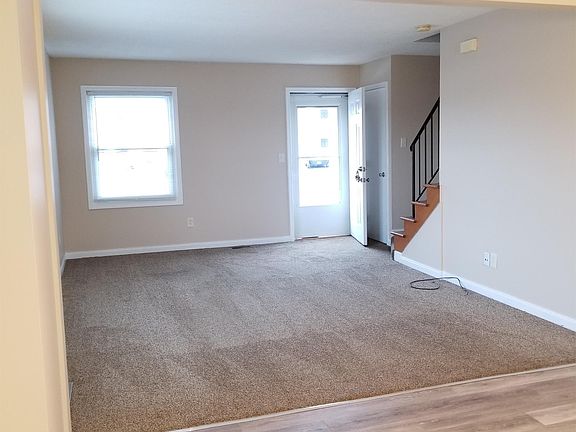 2nd image of 1219 Barcelona Dr APT 17