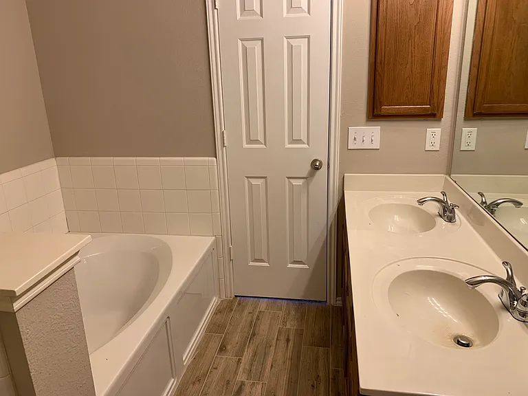 7137 Wind Row Dr — Photo 14