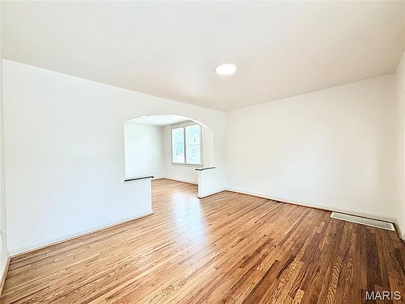 4th image of 4840 Gardenville Ave