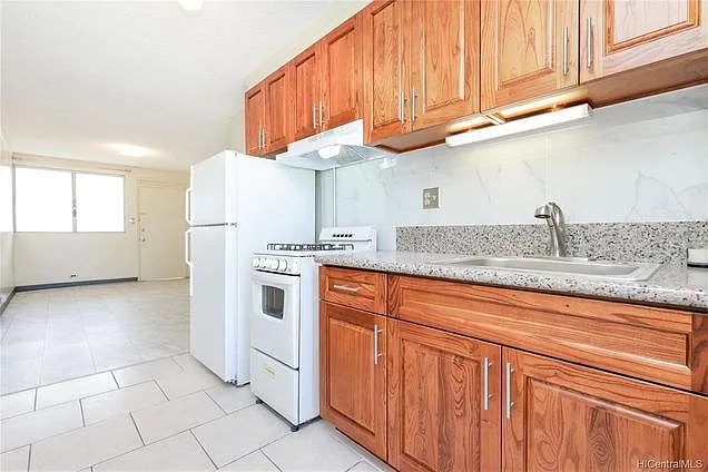 1426 Keeaumoku St #C19 — Photo 8