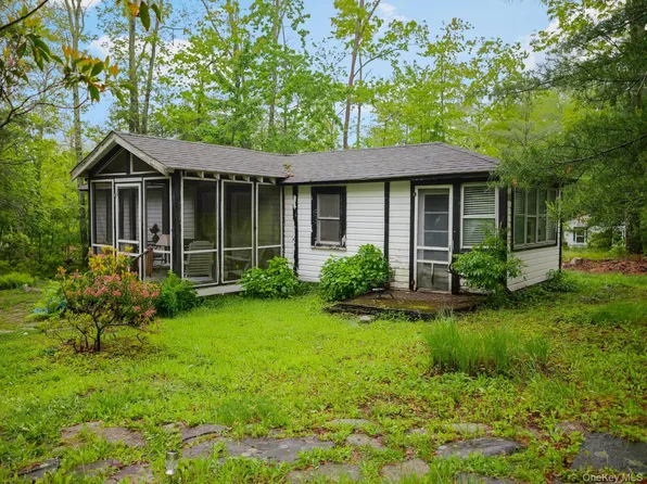 13 Sycamore Trail, Wurtsboro, NY 12790