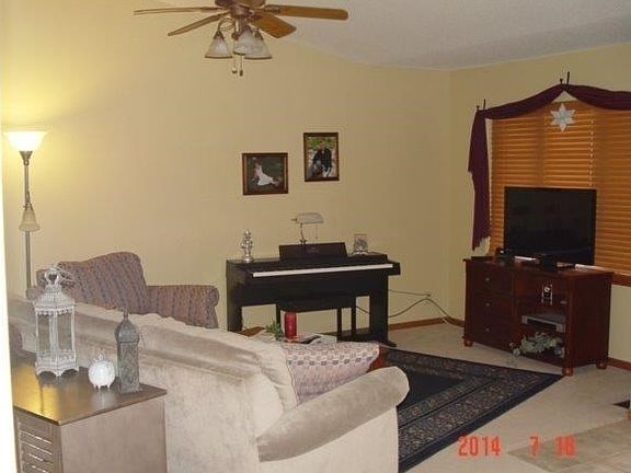3rd image of 2401 N Estes Ct