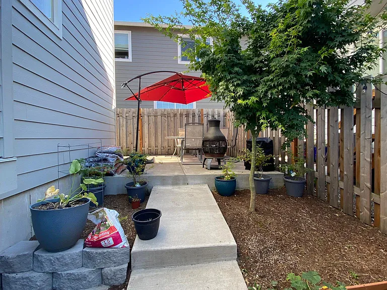 7920 NE Schuyler St — Photo 15