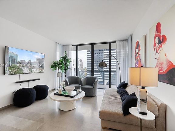 3rd image of 88 SW 7th St APT 1010