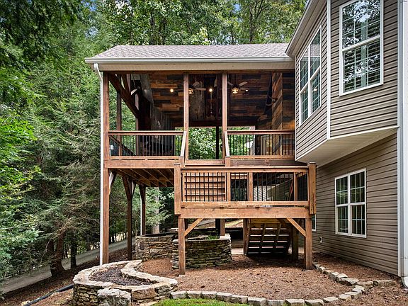5th image of 493 Blackberry Mountain Rd