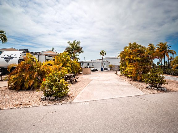 2nd image of 701 Spanish Main Dr #303
