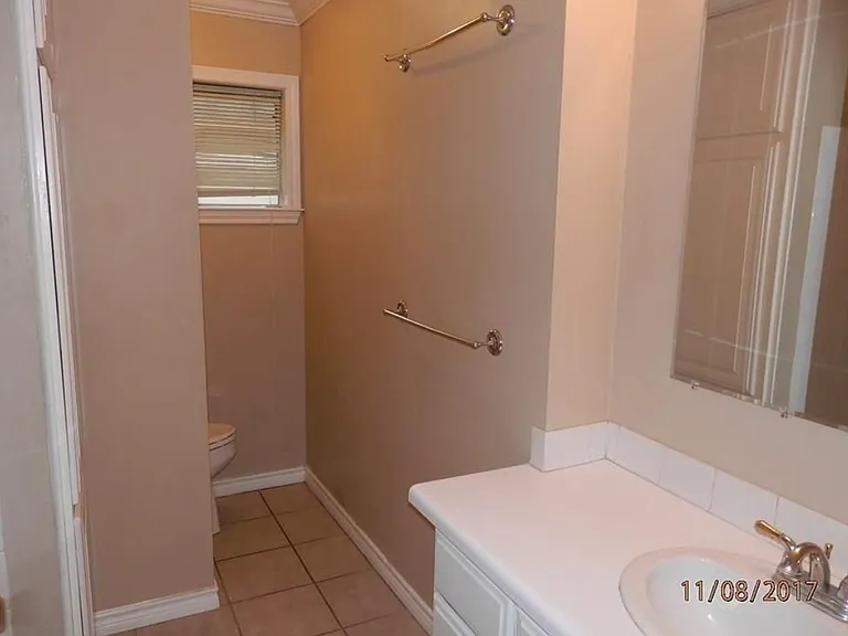 201 W Brookside Dr — Photo 13