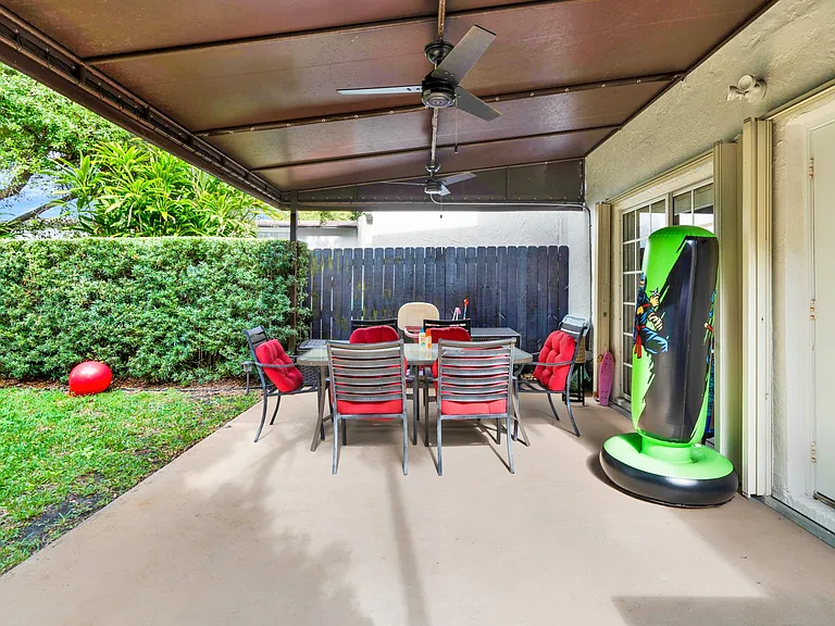 7104 SW 110th Ave — Photo 15