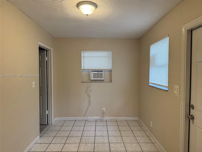 2352 NW 13th Ct — Photo 13