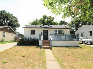 1517 Wildwood Ave, Minot, ND 58703