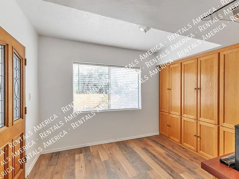 9011 W Floyd St — Photo 5