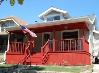 2144 S 68th St, West Allis, WI 53219