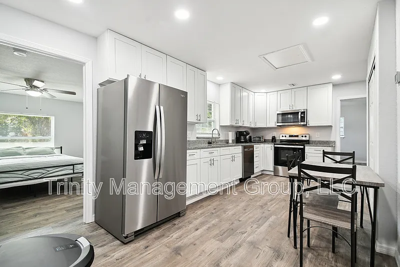 1 bed, 1.0 bath, 186 sqft, $1,144 — Photo 4