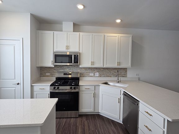 3rd image of 14952 S Dyer Ln #14952