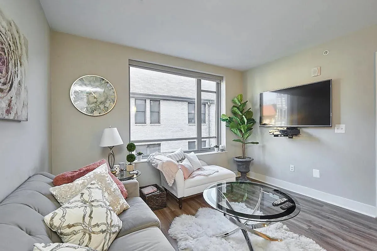 1 bed, 590 sqft, $2,450 — Photo 4