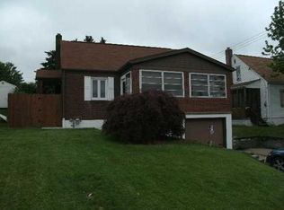 2216 Reuben Dr, West Mifflin, PA 15122
