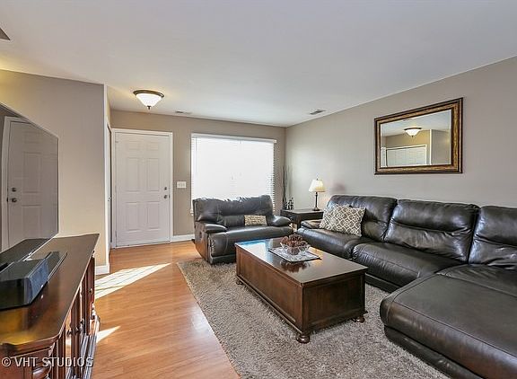 3rd image of 1404 Oak Valley Dr