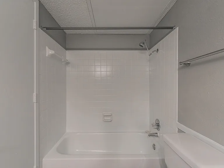 Station 121 at Town Center Apartments — Photo 175