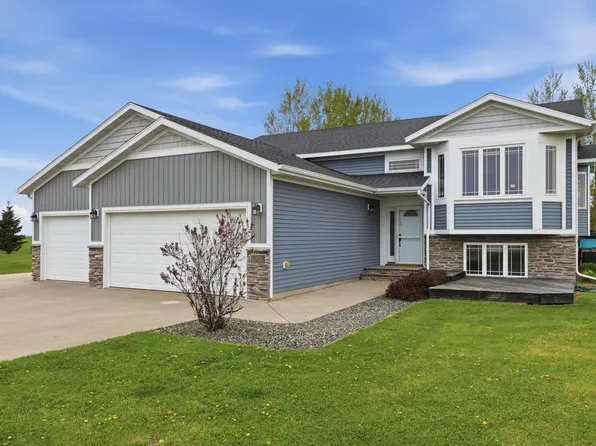 520 3rd St W, Sabin, MN 56580