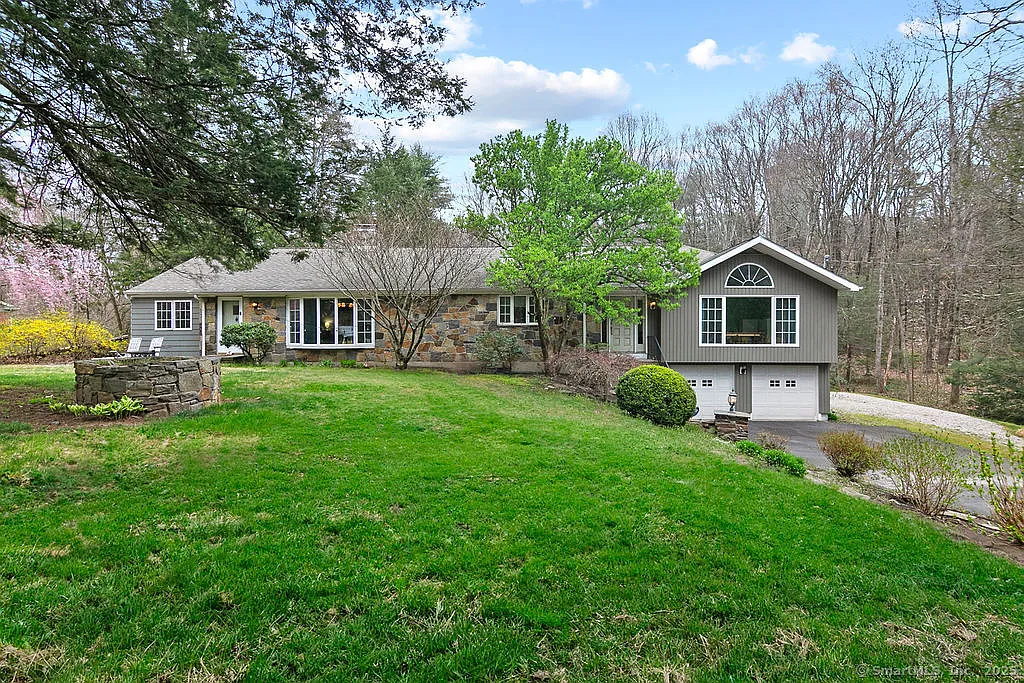 4 bed, 4.0 bath, 3588 sqft, $4,500 — Photo 1