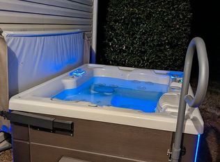 541 Sherwood Hills Dr, Winston Salem, NC 27104