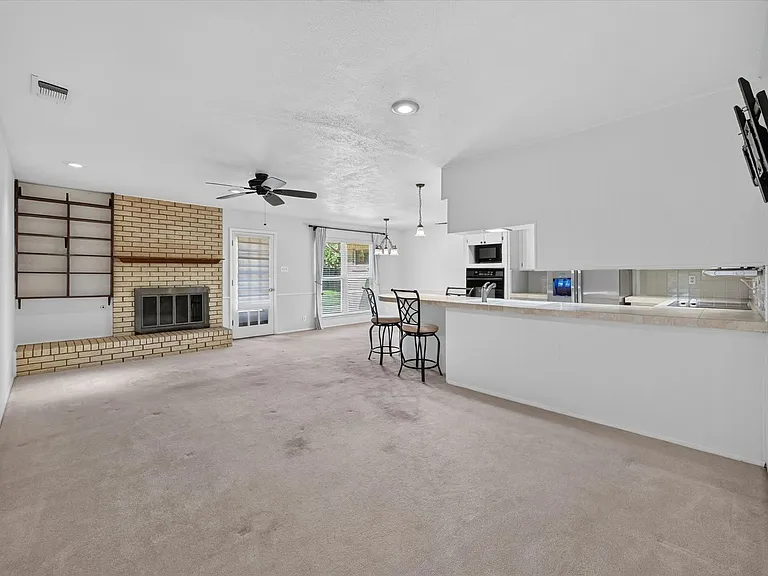 1306 Pueblo Ct — Photo 2