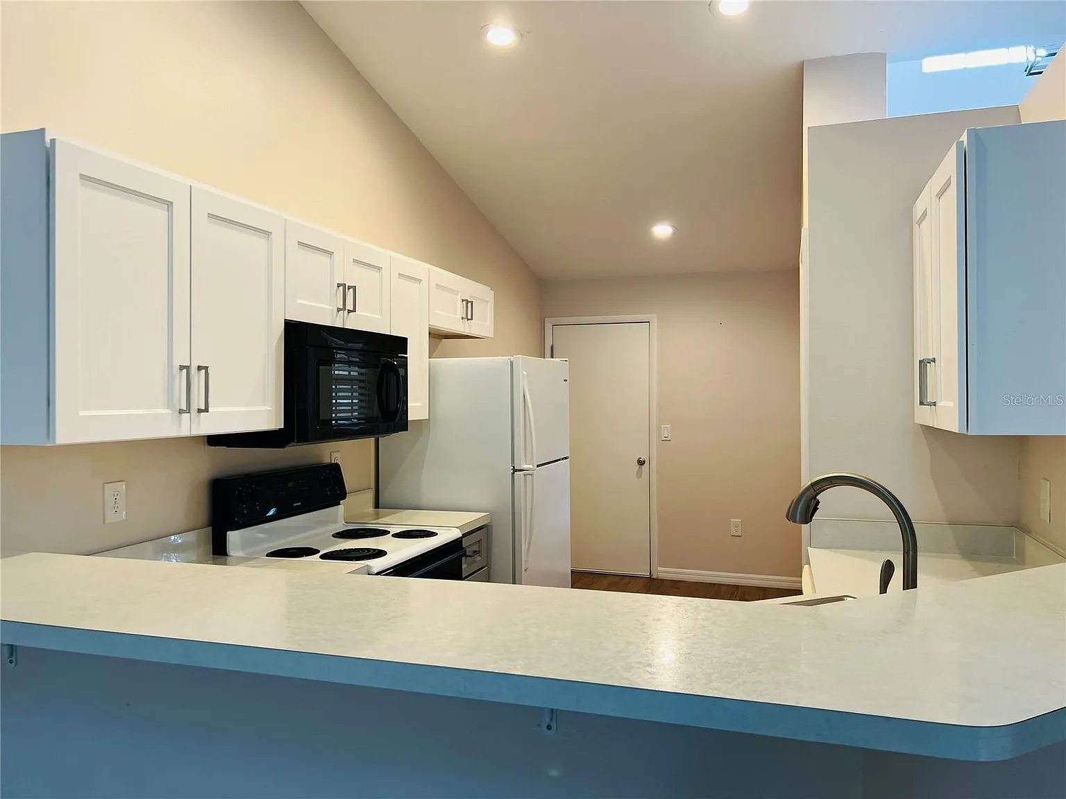 2 bed, 2.0 bath, 1200 sqft, $1,850 — Photo 4