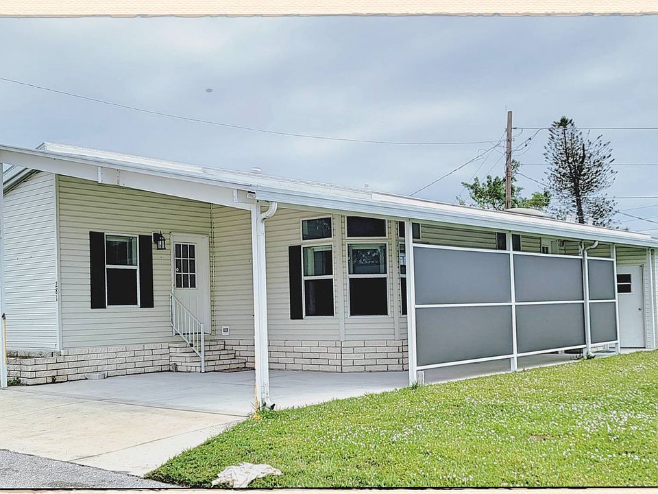 1st image of 281 Lake Dr