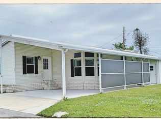 281 Lake Dr, Nokomis, FL 34275