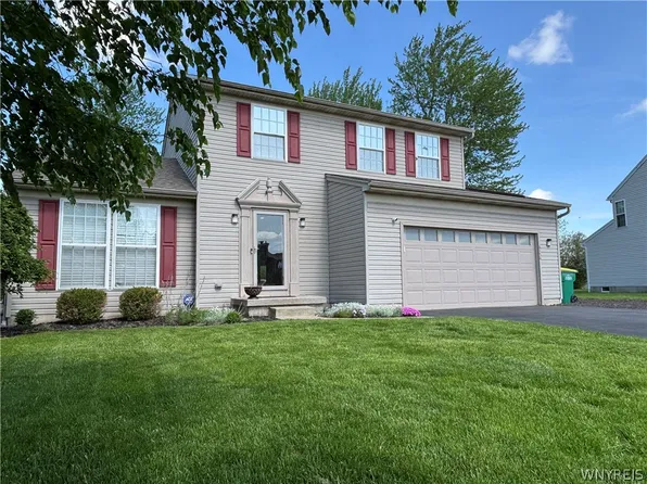 6356 Heritage Point N, Lockport, NY 14094