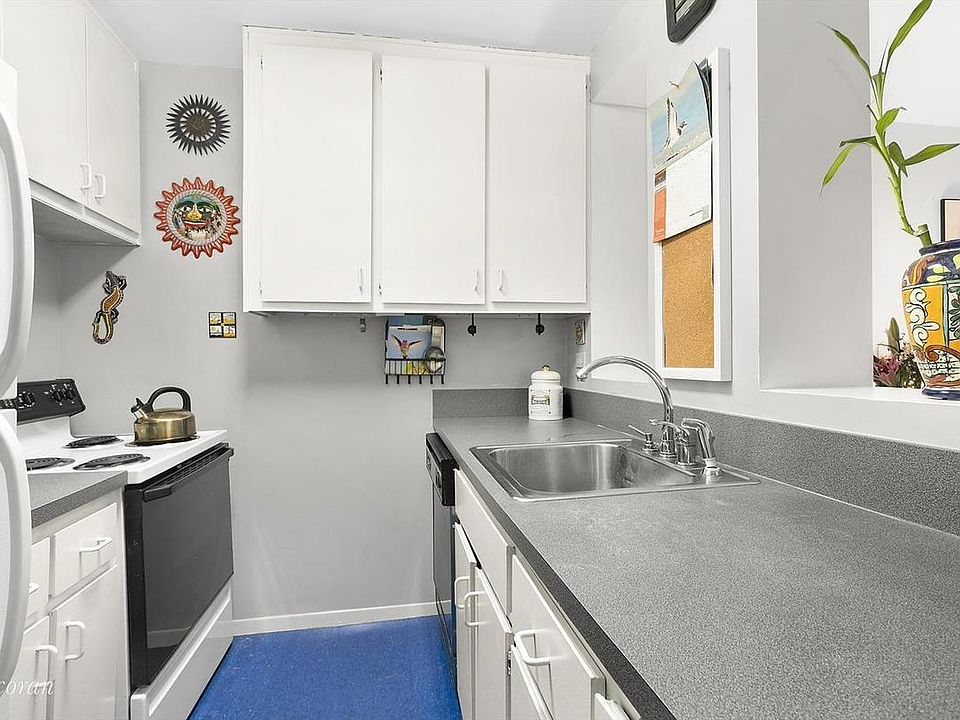 2nd image of 371 West St #2A