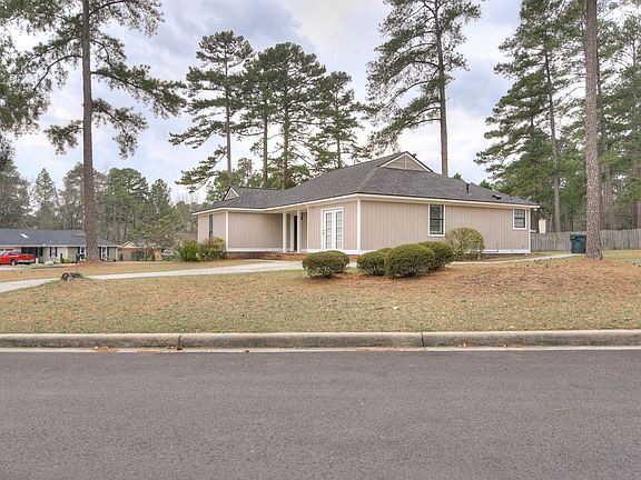 4th image of 4102 Branford Dr