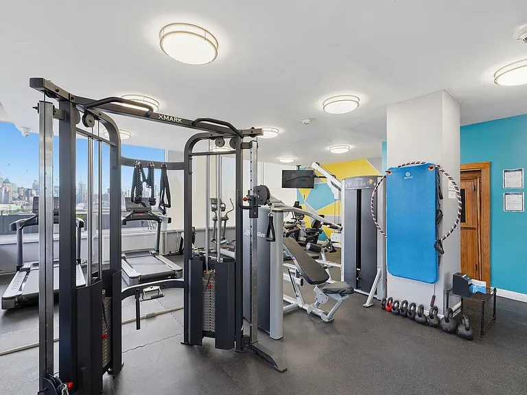 6050 Boulevard East #16E — Photo 25