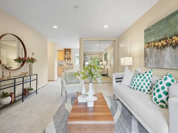 1070 Mercedes Ave APT 20, Los Altos, CA 94022