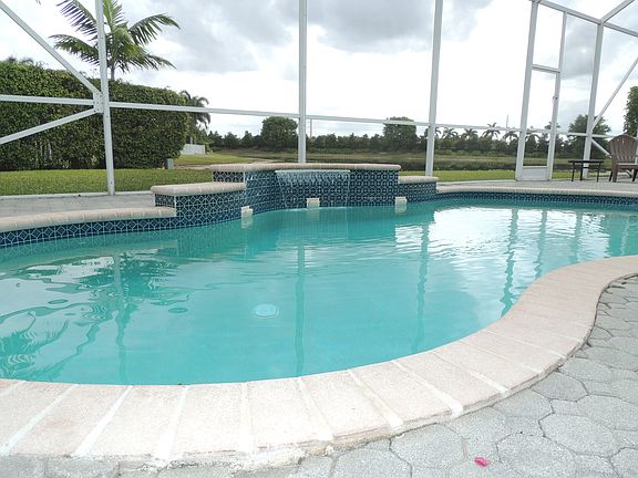 3rd image of 641 Nandina Dr