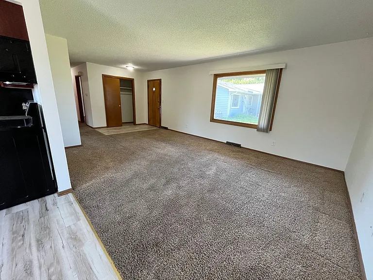 3004 S Phillips Ave — Photo 9