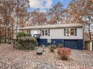 6186 Decker Rd, Bushkill, PA 18324