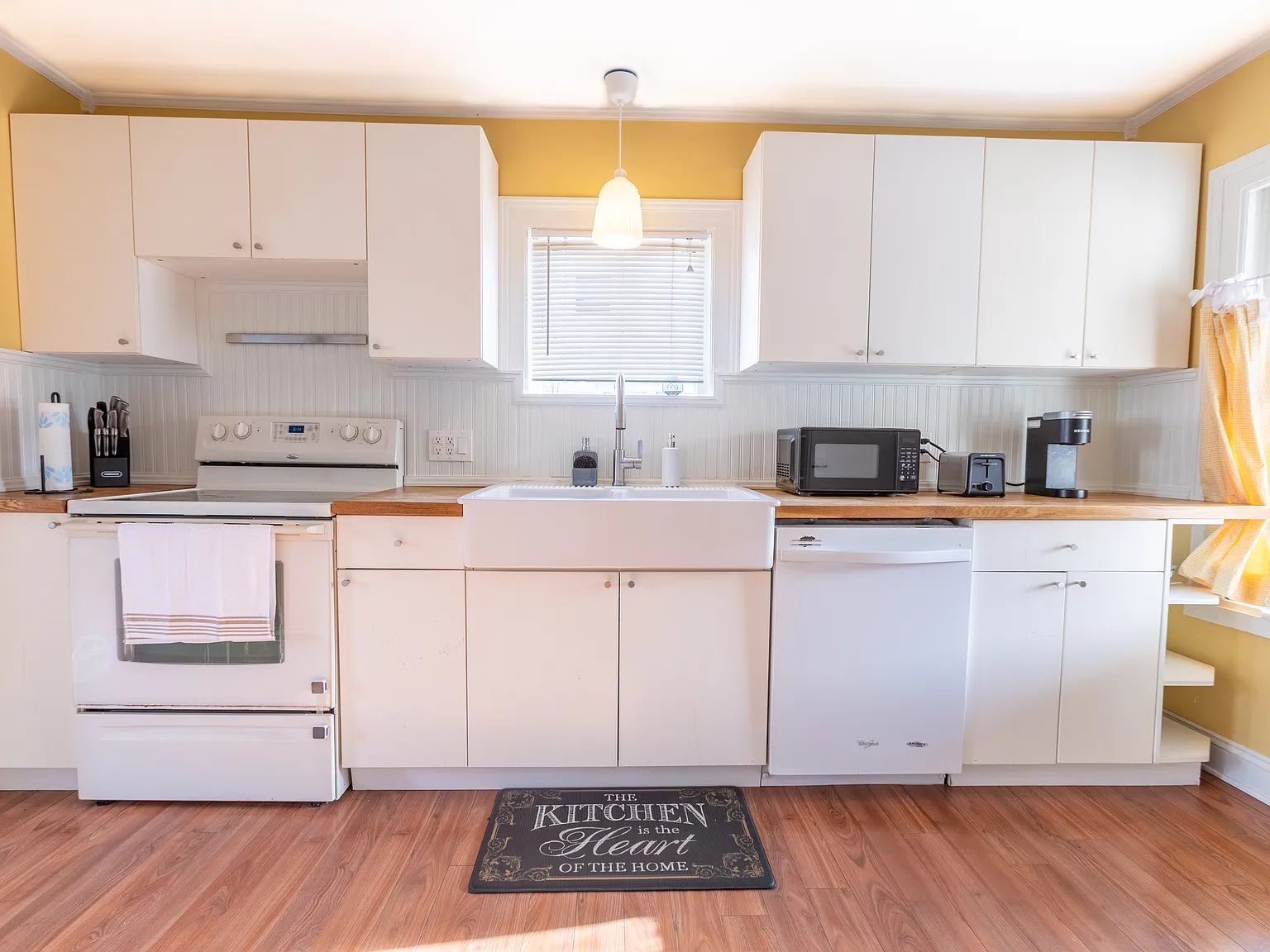 3 bed, 884 sqft, $2,150 — Photo 3
